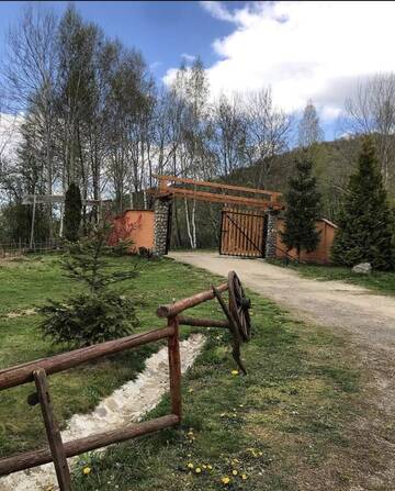 Фото Дома для отпуска Cabana Sebes г. Фэгэраш 2