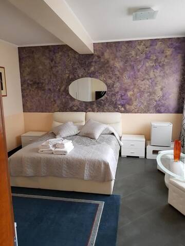 Фото номера Двухместный номер с 1 кроватью Отель Liberty Rooms г. Фэгэраш 13