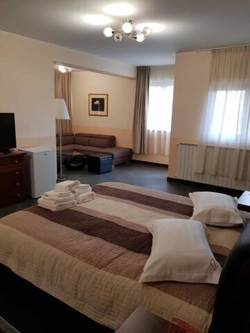 Фотографии Отель Liberty Rooms г. Фэгэраш (Румыния) №2 Фото Отель Liberty Rooms г. Фэгэраш 2
