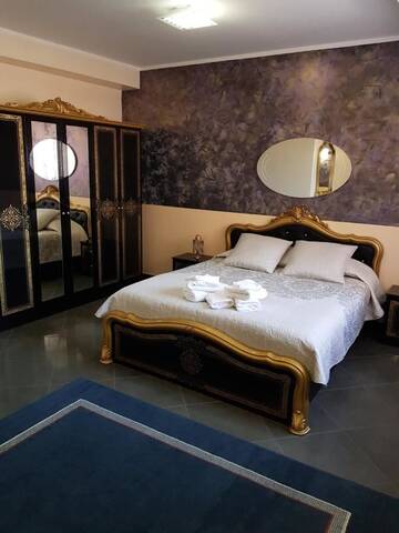 Фото номера Трехместный номер Отель Liberty Rooms г. Фэгэраш 7