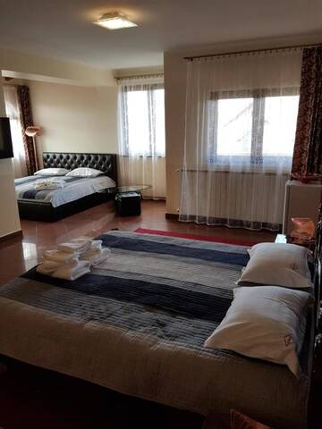 Фото номера Люкс Отель Liberty Rooms г. Фэгэраш 15